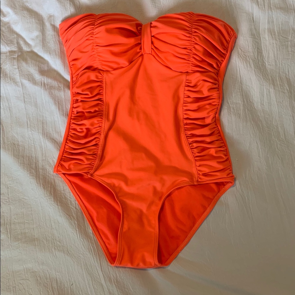 Strapless swimsuit